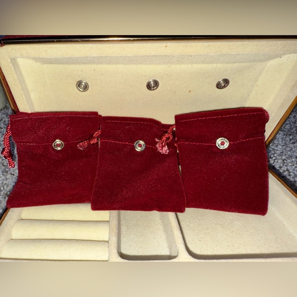 Vintage red jewelry box - Picture 7 of 9